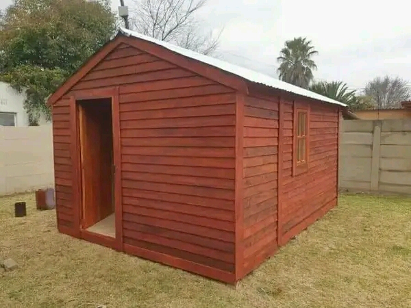 Louvre New Wood 2m x 2m